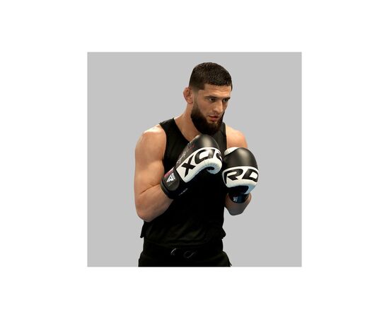 Боксерские перчатки RDX F4 Boxing Sparring Gloves Hook & Loop White/Black 14 унцій (BGR-F4B-14OZ), изображение 6 Боксерские перчатки RDX F4 Boxing Sparring Gloves Hook & Loop White/Black 14 унцій (BGR-F4B-14OZ), изображение 6