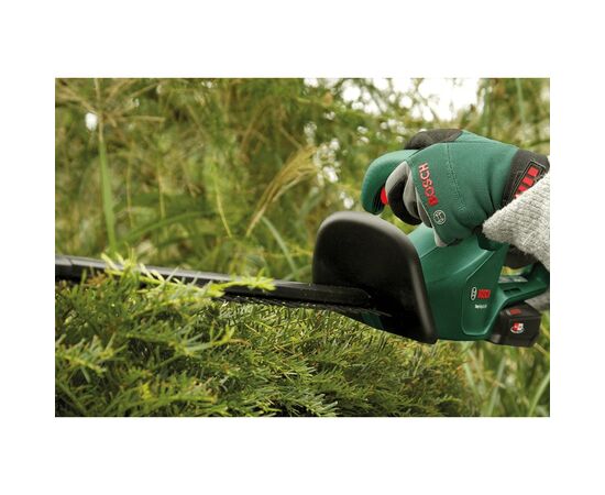 Кусторез Bosch аккумуляторный EasyHedgeCut 18V-52-13 18V, лезвие 52см, шаг реза 15мм, 3.28кг (без АКБ и ЗУ) (0.600.849.M00), изображение 3 Кусторез Bosch аккумуляторный EasyHedgeCut 18V-52-13 18V, лезвие 52см, шаг реза 15мм, 3.28кг (без АКБ и ЗУ) (0.600.849.M00), изображение 3