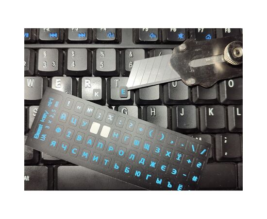 Наклейка на клавиатуру BestKey миниатюрная непрозрачная черная, 56, голубой (BKm4BLU/042), изображение 2 Наклейка на клавиатуру BestKey миниатюрная непрозрачная черная, 56, голубой (BKm4BLU/042), изображение 2