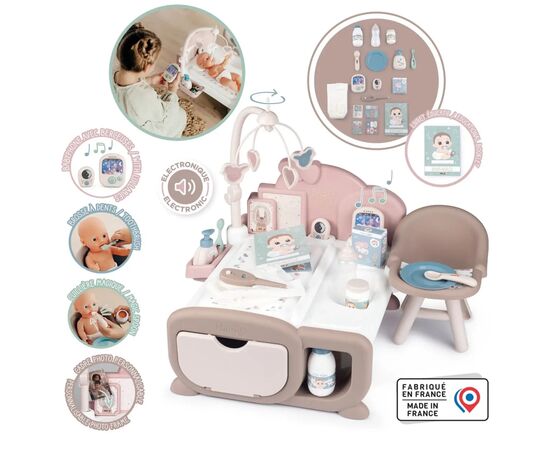 Игровой набор Smoby Игровой центр Беби Ньорс Пудра. Детская комната со звуковыми эффектами и аксессуарами (220379), изображение 5 Игровой набор Smoby Игровой центр Беби Ньорс Пудра. Детская комната со звуковыми эффектами и аксессуарами (220379), изображение 5