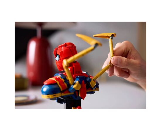 Конструктор LEGO Super Heroes Погруддя Залізної Людини-Павука (76326), зображення 10 Конструктор LEGO Super Heroes Погруддя Залізної Людини-Павука (76326), зображення 10