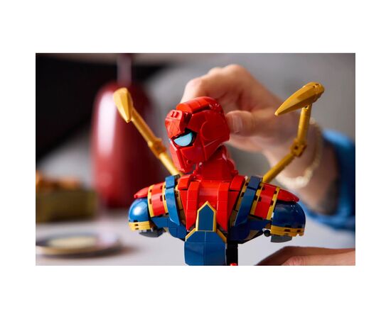 Конструктор LEGO Super Heroes Погруддя Залізної Людини-Павука (76326), зображення 5 Конструктор LEGO Super Heroes Погруддя Залізної Людини-Павука (76326), зображення 5