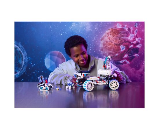 Конструктор LEGO Technic Місяцехід Lunar Outpost. Космічний корабель (42211), зображення 9 Конструктор LEGO Technic Місяцехід Lunar Outpost. Космічний корабель (42211), зображення 9
