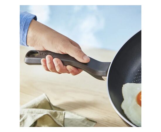 Сковорода Tefal So'' Light 24 см, алюміній, бакеліт, скло, чорний (H0560442_SET), зображення 9 Сковорода Tefal So'' Light 24 см, алюміній, бакеліт, скло, чорний (H0560442_SET), зображення 9