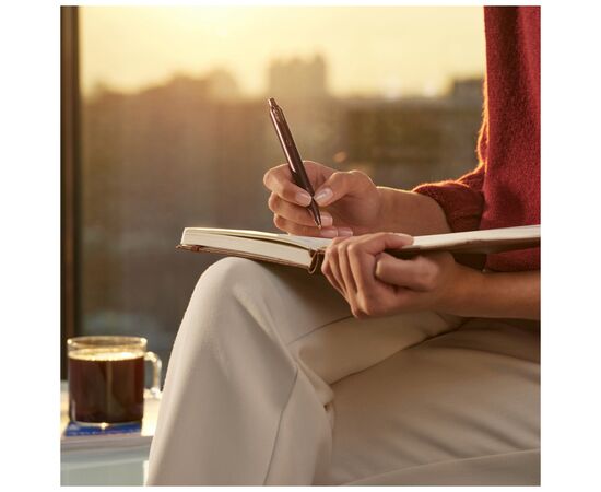 Ручка кулькова Parker IM 17 Professionals Monochrome Burgundy BP (28 332), зображення 4 Ручка кулькова Parker IM 17 Professionals Monochrome Burgundy BP (28 332), зображення 4