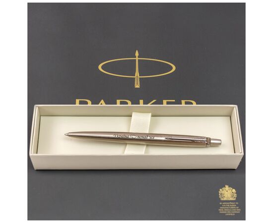 Ручка шариковая Parker JOTTER 17 UKRAINE SS CT BP Украина больше всего (16132_T212b), изображение 5 Ручка шариковая Parker JOTTER 17 UKRAINE SS CT BP Украина больше всего (16132_T212b), изображение 5