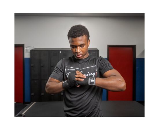 Бинт для спорта Title Boxing Traditional Weave 180" 4.5м Black (HW BK), изображение 2 Бинт для спорта Title Boxing Traditional Weave 180" 4.5м Black (HW BK), изображение 2