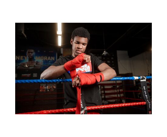 Бинт для спорта Title Boxing Traditional Weave 180" 4.5м Red (HW RD), изображение 2 Бинт для спорта Title Boxing Traditional Weave 180" 4.5м Red (HW RD), изображение 2