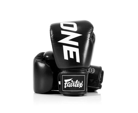 Боксерские перчатки Fairtex BGV1-ONE (натуральна шкіра) Black 10 унцій (бинти в комплекті) (BGV1-ONE_10oz_Black), изображение 2 Боксерские перчатки Fairtex BGV1-ONE (натуральна шкіра) Black 10 унцій (бинти в комплекті) (BGV1-ONE_10oz_Black), изображение 2
