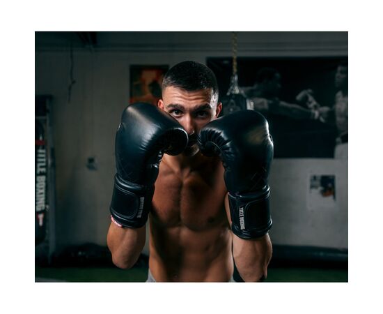 Боксерские перчатки Title Boxing Ko-Vert Black 14 oz (KOVBG 14 oz BK), изображение 8 Боксерские перчатки Title Boxing Ko-Vert Black 14 oz (KOVBG 14 oz BK), изображение 8