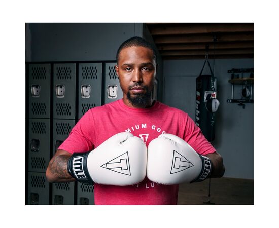 Боксерские перчатки Title Boxing Vegan Gloves White/Black 12 oz (VGFBG 12 oz WH/BK), изображение 8 Боксерские перчатки Title Boxing Vegan Gloves White/Black 12 oz (VGFBG 12 oz WH/BK), изображение 8