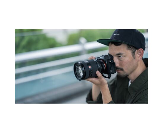 Об'єктив Sony 28-70mm f/2.0 GM for NEX FF (SEL2870GM.SYX), зображення 2 Об'єктив Sony 28-70mm f/2.0 GM for NEX FF (SEL2870GM.SYX), зображення 2