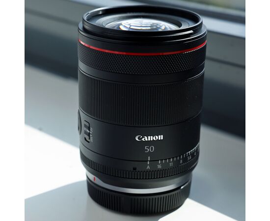 Объектив Canon RF 50mm f/1.4 L VCM (6908C005), изображение 10 Объектив Canon RF 50mm f/1.4 L VCM (6908C005), изображение 10