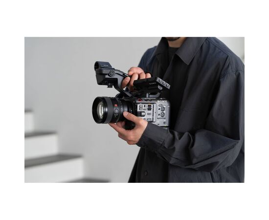 Объектив Sony 85mm f/1.4 GM II для NEX FF (SEL85F14GM2B.SYX), изображение 10 Объектив Sony 85mm f/1.4 GM II для NEX FF (SEL85F14GM2B.SYX), изображение 10