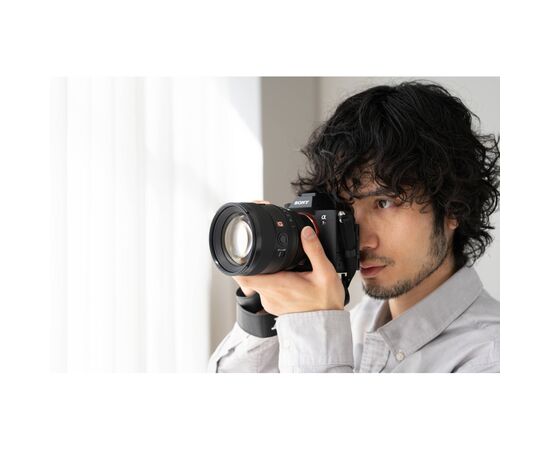 Объектив Sony 85mm f/1.4 GM II для NEX FF (SEL85F14GM2B.SYX), изображение 7 Объектив Sony 85mm f/1.4 GM II для NEX FF (SEL85F14GM2B.SYX), изображение 7