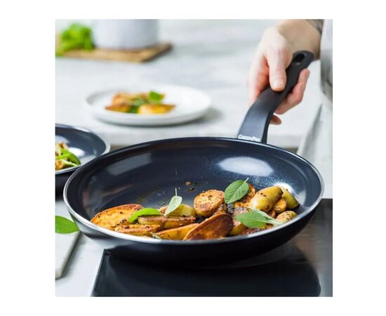 Сковорода GreenPan Essence Perforated Base, 20 см з керамічним покриттям (CC009038-001), зображення 4 Сковорода GreenPan Essence Perforated Base, 20 см з керамічним покриттям (CC009038-001), зображення 4