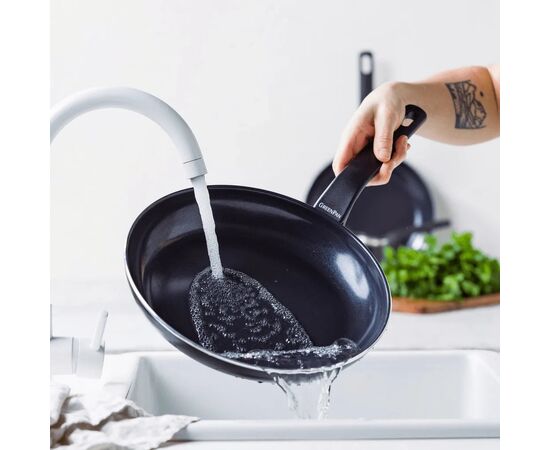 Сковорода GreenPan Essence Perforated Base, 24 см з керамічним покриттям (CC009039-001), зображення 6 Сковорода GreenPan Essence Perforated Base, 24 см з керамічним покриттям (CC009039-001), зображення 6