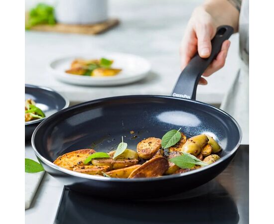 Сковорода GreenPan Essence Perforated Base, 26 см з керамічним покриттям (CC009040-001), зображення 5 Сковорода GreenPan Essence Perforated Base, 26 см з керамічним покриттям (CC009040-001), зображення 5