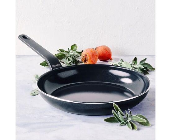 Сковорода GreenPan Essence Perforated Base, 26 см з керамічним покриттям (CC009040-001), зображення 7 Сковорода GreenPan Essence Perforated Base, 26 см з керамічним покриттям (CC009040-001), зображення 7