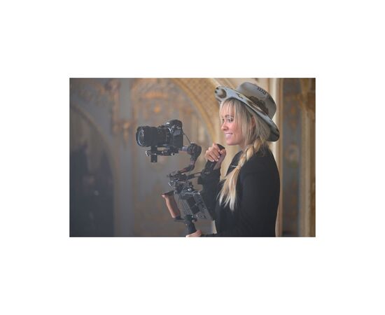 Цифровой фотоаппарат Nikon Z 8 Body (VOA101AE), изображение 9 Цифровой фотоаппарат Nikon Z 8 Body (VOA101AE), изображение 9
