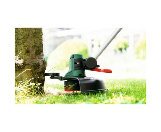 Триммер садовый Bosch UniversalGrassCut 18V-260 1х2.5Ah, 26см, 2.3кг (0.600.8C1.D03), изображение 4 Триммер садовый Bosch UniversalGrassCut 18V-260 1х2.5Ah, 26см, 2.3кг (0.600.8C1.D03), изображение 4