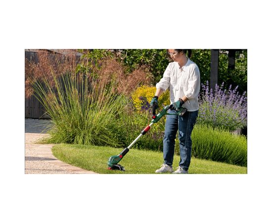Триммер садовый Bosch UniversalGrassCut 18V-26-500 1х2.5Ah, 26см, ЗУ AL 18V-20 3.5кг (0.600.8C1.F00), изображение 2 Триммер садовый Bosch UniversalGrassCut 18V-26-500 1х2.5Ah, 26см, ЗУ AL 18V-20 3.5кг (0.600.8C1.F00), изображение 2