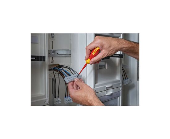 Отвертка Bosch Professional, SL3.5x75мм, VDE (1.600.A02.NC1), изображение 2 Отвертка Bosch Professional, SL3.5x75мм, VDE (1.600.A02.NC1), изображение 2