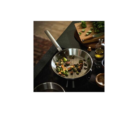 Сковорода Fiskars Norden без покриття 28 см (1067629), изображение 8