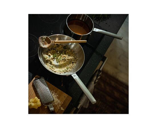 Сковорода Fiskars Вок Norden 28 см без покриття (1067630), изображение 9