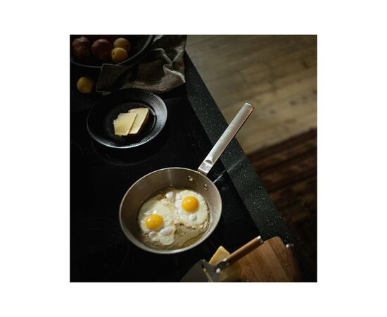 Сковорода Fiskars Norden з мінеральним покриттям 24 см (1067631), изображение 8