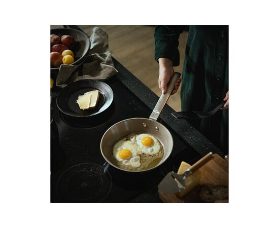 Сковорода Fiskars Norden з мінеральним покриттям 24 см (1067631), изображение 9