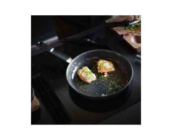 Сотейник Fiskars Hard Face 28 см (1075530), изображение 7