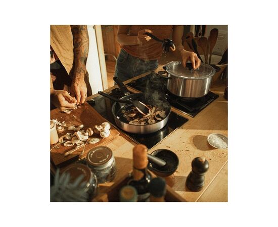 Сотейник Fiskars Functional Form з кришкою 26 см (1072314), изображение 7