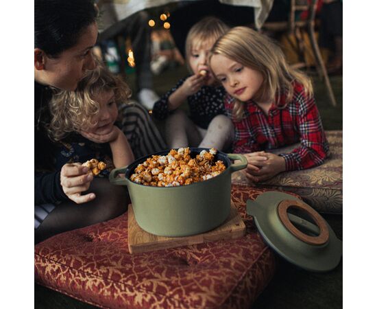 Каструля Fiskars Norden Limited Colour Edition чавунна 4 л колір кропива (1071128), зображення 9