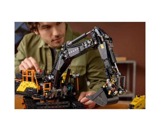 Конструктор LEGO Technic Экскаватор Volvo EC500 Hybrid (42215), изображение 7