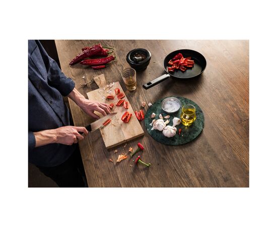 Кухонный нож Fiskars Hard Edge шеф середній 17 см (1051748), изображение 5