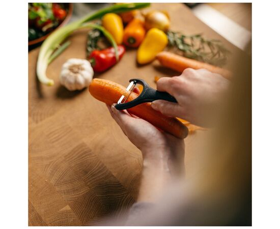 Овощечистка Fiskars Essential з поперечним лезом (1065599), изображение 4