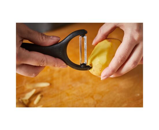 Овощечистка Fiskars Essential з поперечним лезом (1065599), изображение 6