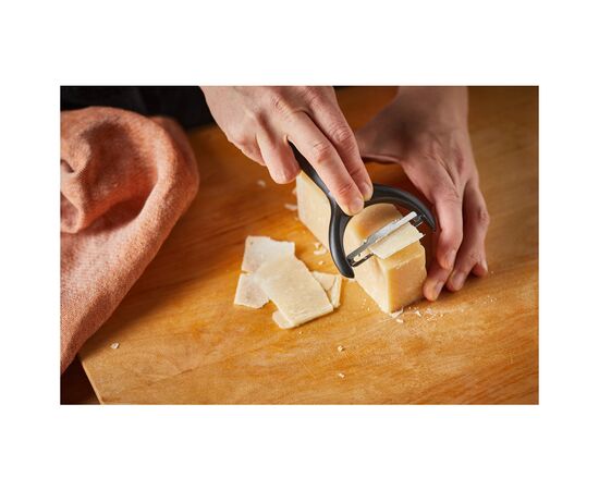 Овощечистка Fiskars Functional Form з поперечним рухомим лезом (1016122), изображение 9