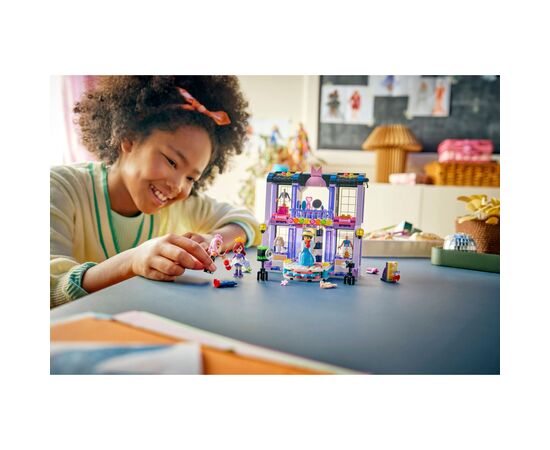 Конструктор LEGO Friends Модный показ в Хартлейк-Сити (42685), изображение 12