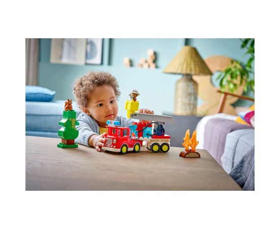Конструктор LEGO DUPLO Town Пожарная машина со шлангом и пожарным (10473), изображение 9