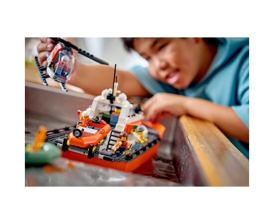 Конструктор LEGO City Спасательный катер и вертолет береговой охраны (60504), изображение 10