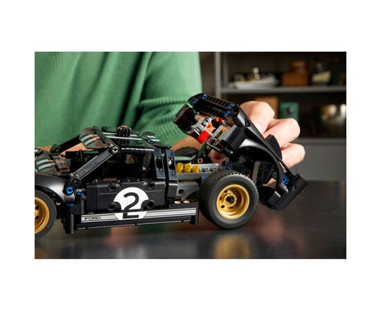 Конструктор LEGO Technic Автомобиль для гонки Ford GT40 MKII 1966 года (42223), изображение 10