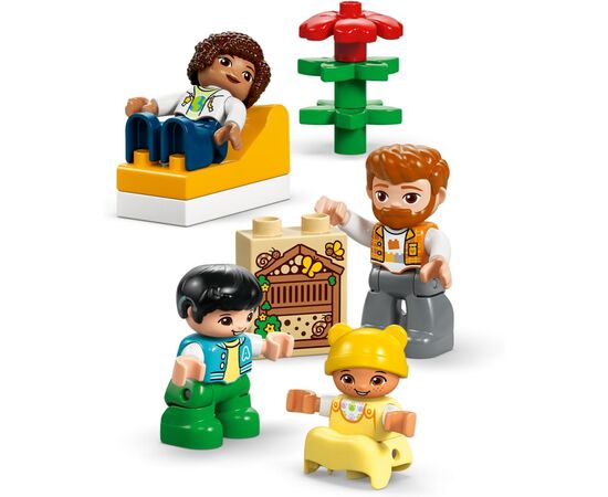 Конструктор LEGO DUPLO Town Современный семейный дом с фигурками 3 в 1 (10470), изображение 8