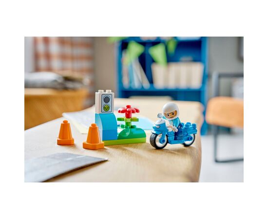 Конструктор LEGO DUPLO Town Синій поліцейський мотоцикл (10471), зображення 10