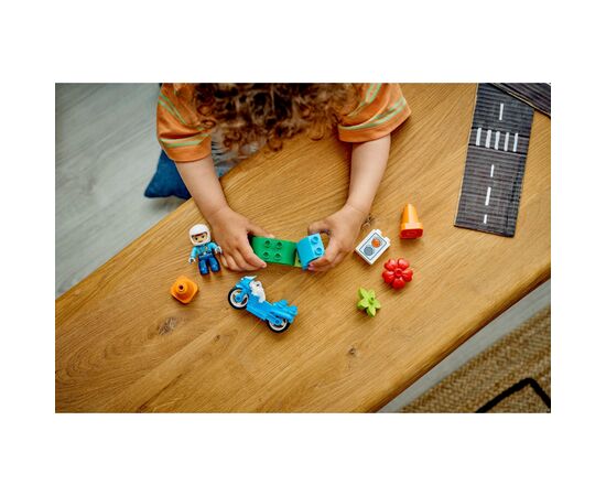 Конструктор LEGO DUPLO Town Синій поліцейський мотоцикл (10471), зображення 7