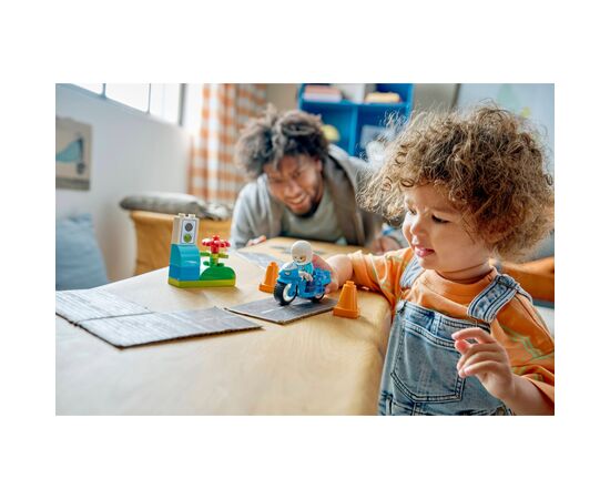 Конструктор LEGO DUPLO Town Синій поліцейський мотоцикл (10471), зображення 8