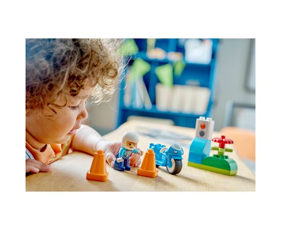 Конструктор LEGO DUPLO Town Синій поліцейський мотоцикл (10471), зображення 9