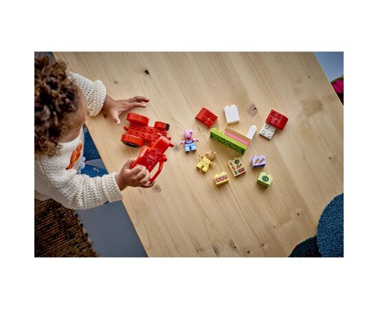 Конструктор LEGO DUPLO Peppa Pig Трактор и рынок (10468), изображение 7