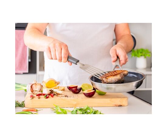 Лопатка кухонна KitchenAid Classic з прорізами 31,5 см сірий (KHA024OHCHGG), зображення 4